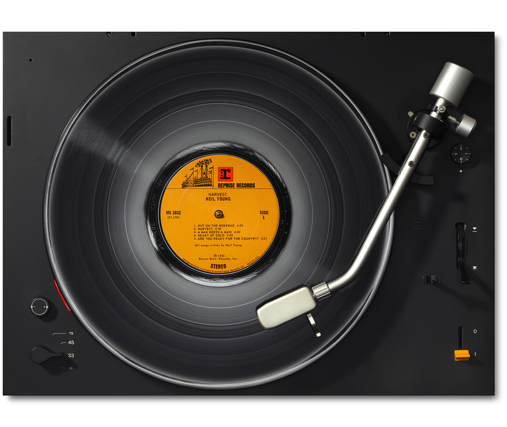 <p>Neil Young - Harvest - on Braun</p> »It´s better to burn out than to fade away.«<br> <span>Neil&nbsp;Young</span>