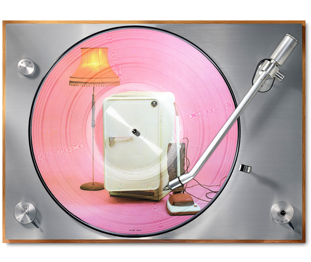 <p>The Cure - Three Imaginary Boys - on B&O</p> »I'd rather spend my time looking at the sky than listening to Whitney Houston.« <span>Robert&nbsp;Smith</span>