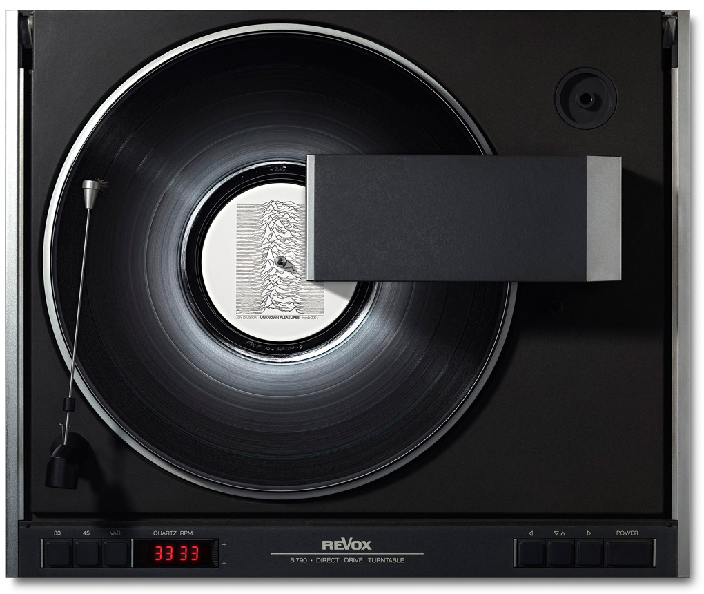 <p>Joy Division - Unkown Pleasures - on Revox</p> »I used to work in a factory and I was really happy, because I could daydream all day.« <span>Ian&nbsp;Curtis</span>